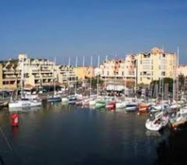 Appartement 100 M2 Terrasse Piscine Gruissan Luaran gambar