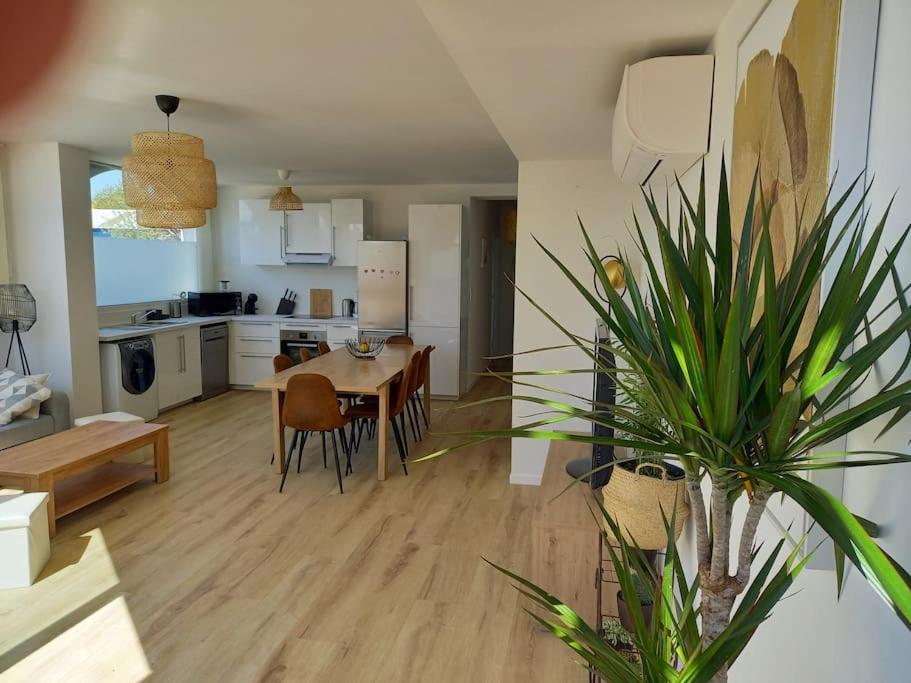 Appartement 100 M2 Terrasse Piscine Gruissan Luaran gambar