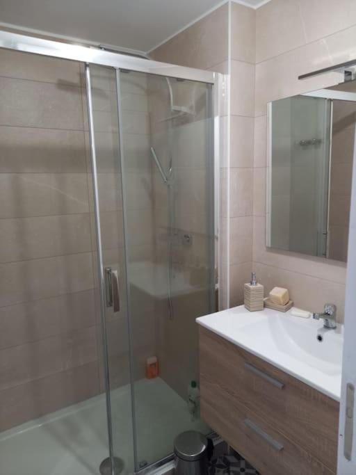 Appartement 100 M2 Terrasse Piscine Gruissan Luaran gambar